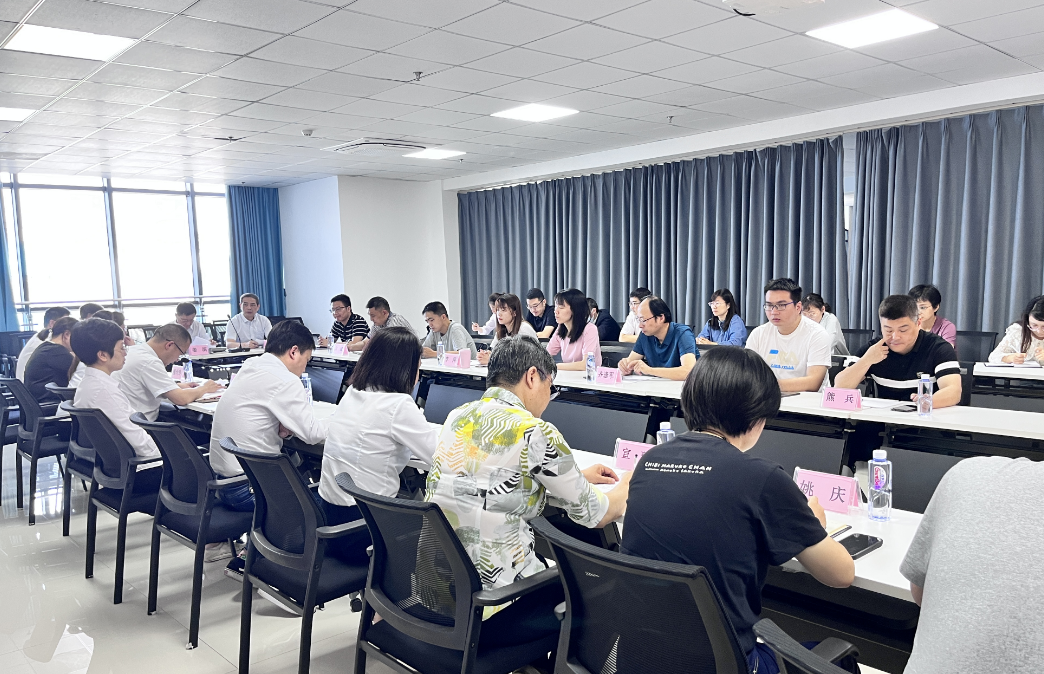 馬鞍山長客:江西長運黨委廉政巡察組召開巡察馬鞍山長客落實全面從嚴(yán)治黨“兩個責(zé)任”座談會