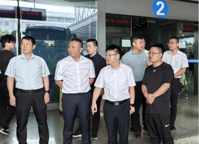 吳濤一行檢查南昌長(zhǎng)途汽車西站國(guó)慶期間安全生產(chǎn)工作 李偉、占梁陪同