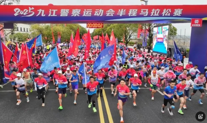九江長運(yùn)：共青公司護(hù)航九江警察運(yùn)動會半程馬拉松賽